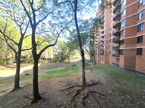 133 Harmon Cove Tower image 19 of 40