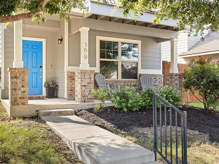 369 S Brook Dr — Photo 1
