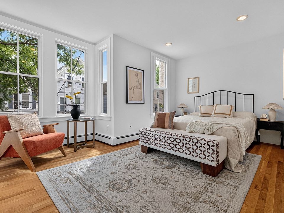 1st image of 120 Trenton St #2