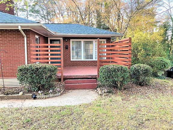3rd image of 227 Beverly Dr NE