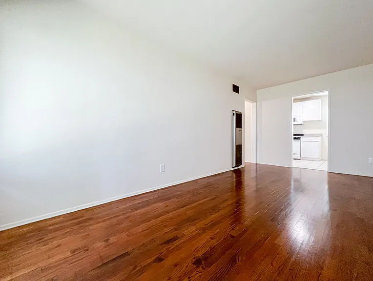1 bed, 600 sqft, $1,940 — Photo 3