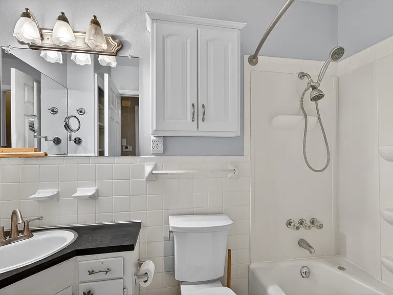 9140 Laurie Ln — Photo 8