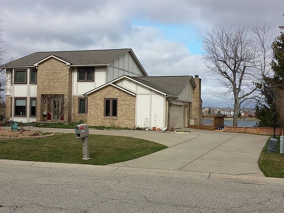 3rd image of 500 Lakes Edge Dr