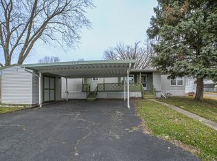 140 Maple Ln, Manteno, IL 60950