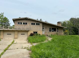 7138 Jackson Rd, Chagrin Falls, OH 44023