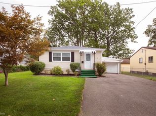 219 Claremont Rd, Vermilion, OH 44089