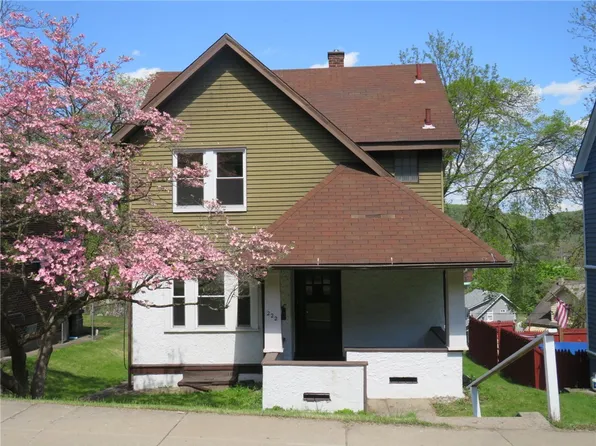 222 Pennsylvania Ave, Clairton, PA 15025