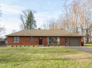 7 Pleasant View Dr, Latham, NY 12110