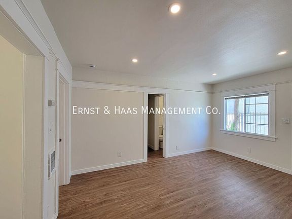 4th image of 154 E Eagle St APT 2