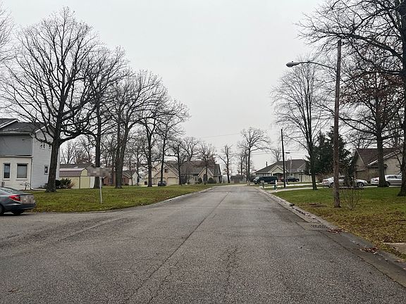 5th image of 1918 Edgewood Dr