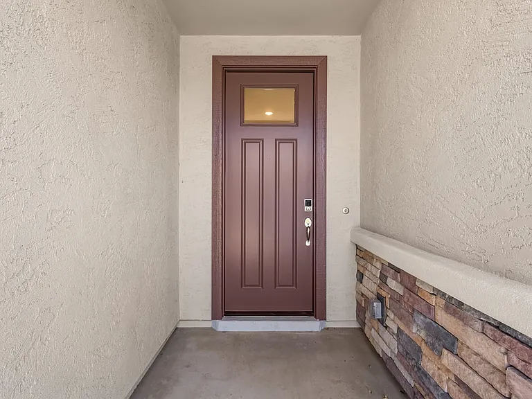 14832 W Honeysuckle Dr — Photo 2
