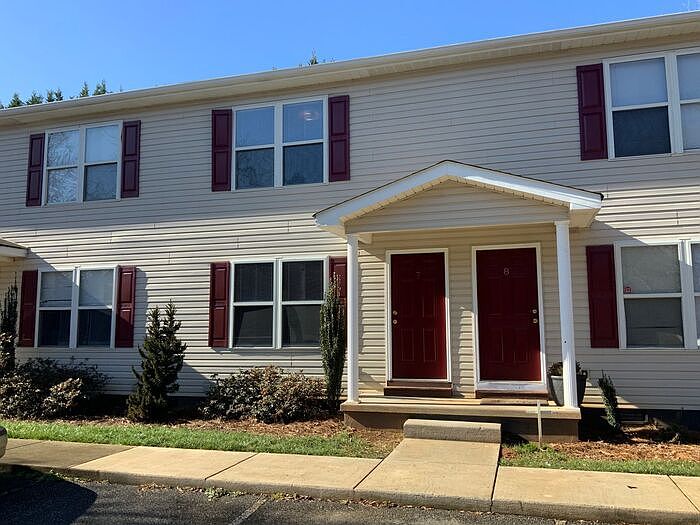 1st image of 7 W 15th St #7