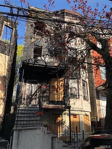 1st image of 42 Oak St