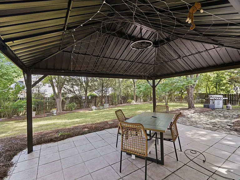 1915 Prima Cornice Ct — Photo 40