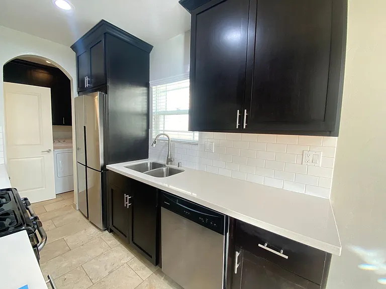 1BD/1BA Cottage Home at B Street Bungalows Modern Luxury Meets Mission Style Charm! — Photo 12