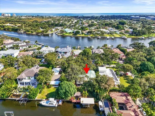 12831 S Shore Dr, Palm Beach Gardens, FL 33410