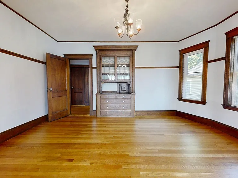 39 Commonwealth Rd — Photo 2