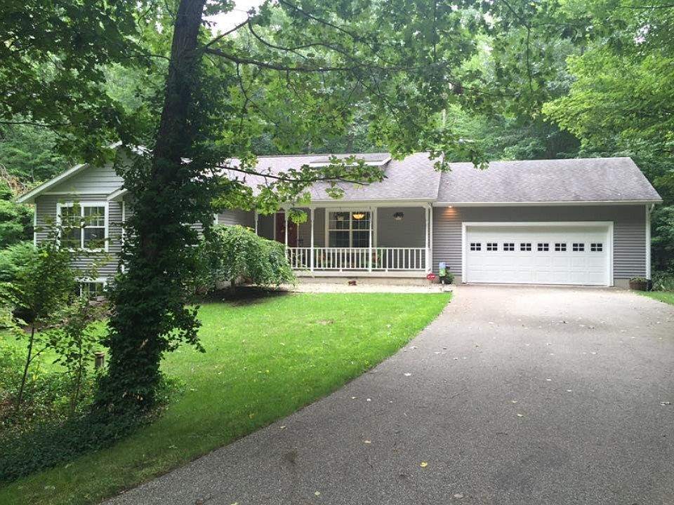 1st image of 929 NE Tibalew Dr