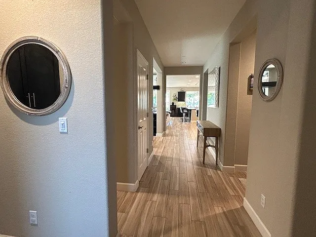 2 bed, 2.5 bath, 2133 sqft, $3,000 — Photo 2