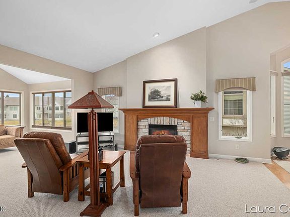 5th image of 5845 Linkside Ln NE #36