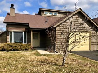 1876 Springvale Dr, Crown Point, IN 46307