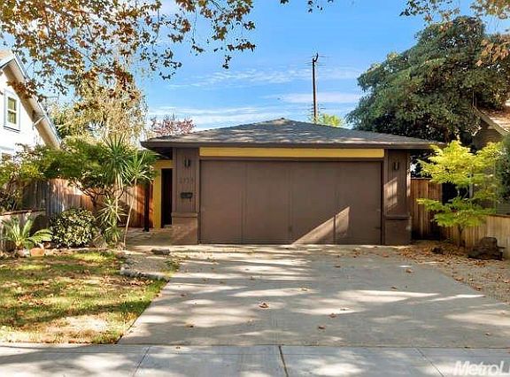 2nd image of 1733 Burnett Way