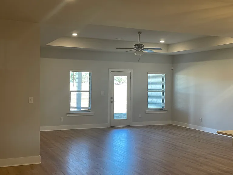 119 Clift Farm Dr — Photo 10