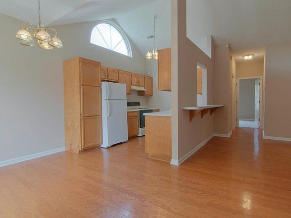3rd image of 2005 Misty Glen Ln