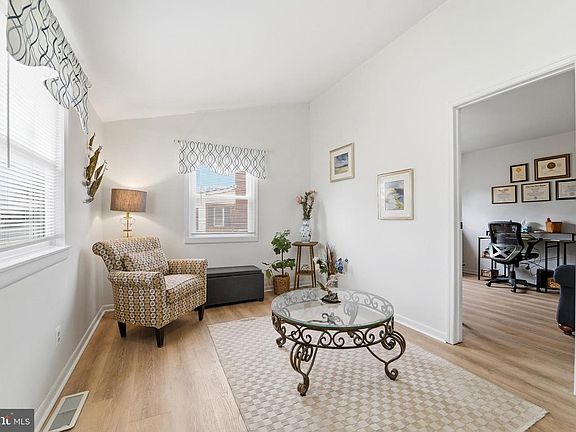 5th image of 7806 Appletree Rd