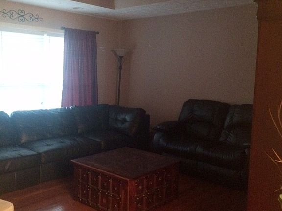 4th image of 216 Hedgeway Ct