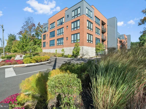 427 E Lancaster Ave #2302, Wayne, PA 19087