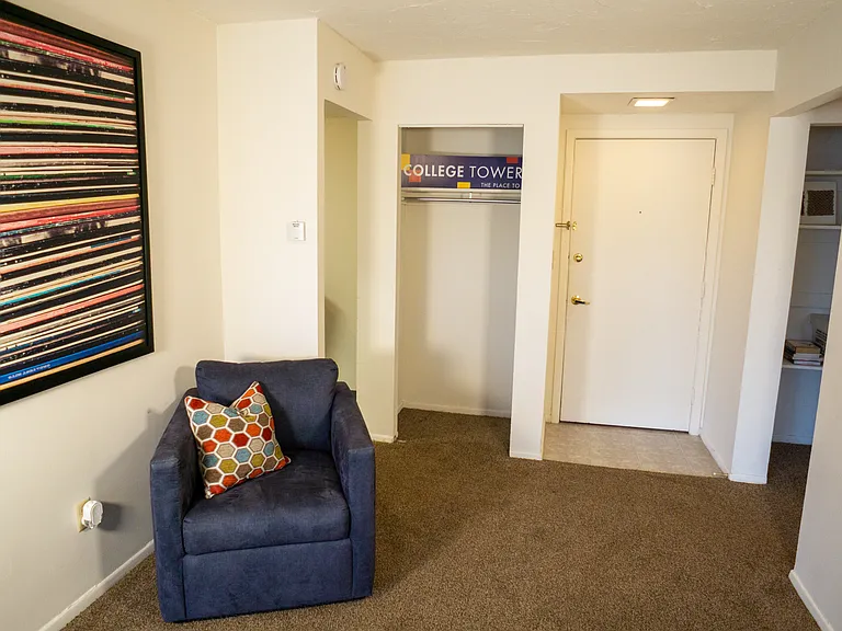 College Towers Apartments — Photo 30