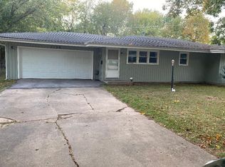 1139 S Plaza Ave, Springfield, MO 65804