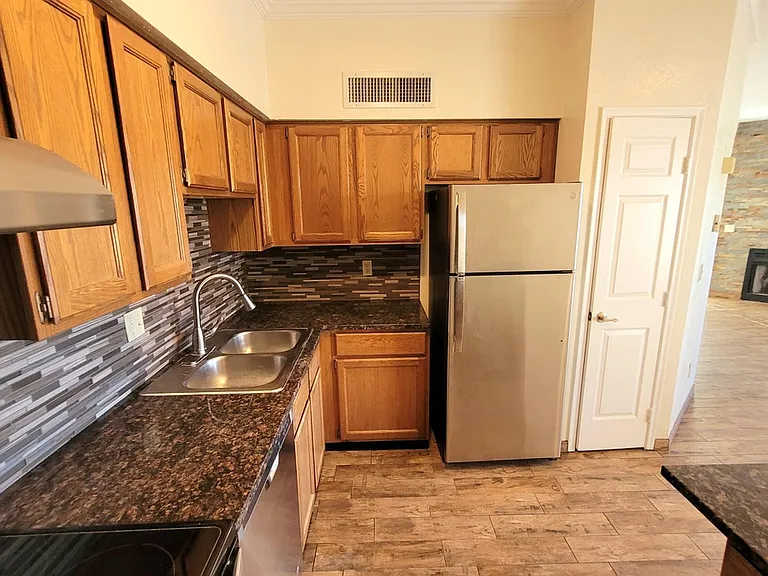 2601 W Broadway Blvd #E545 — Photo 8