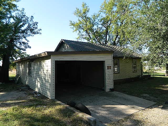 2nd image of 21484 85th Rd