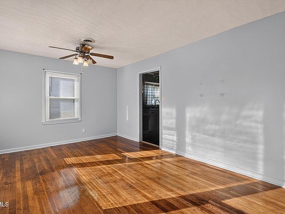 4th image of 505 Terry Dr