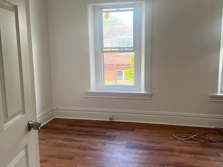 7754 Tioga St — Photo 5