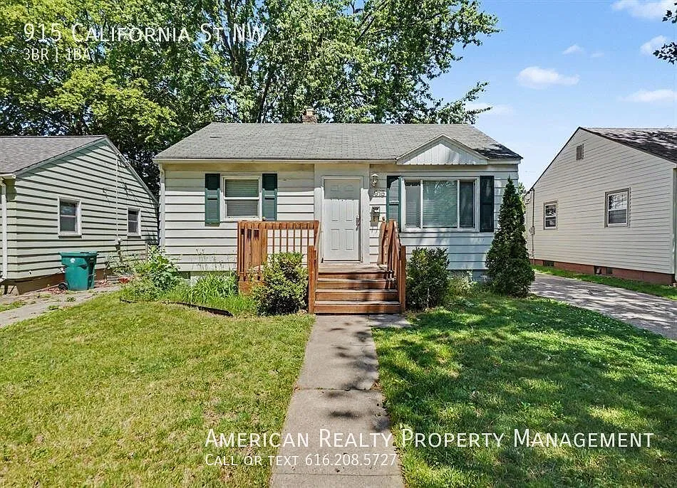 3 bed, 922 sqft, $1,550 — Photo 1