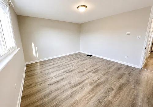 517 E Railroad Ave #2 Photo 1