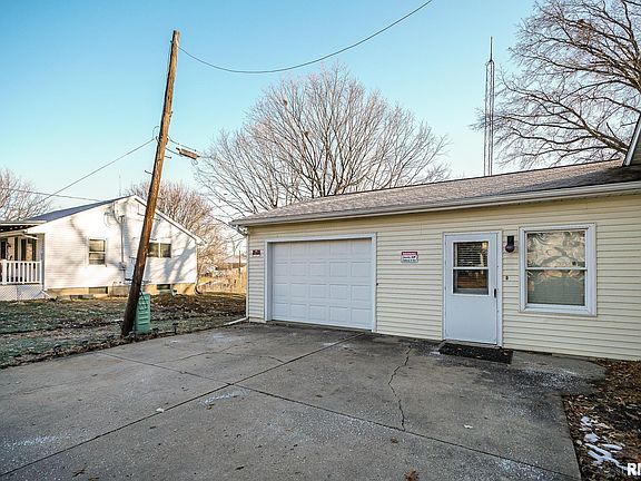 5th image of 224 S Henderson St