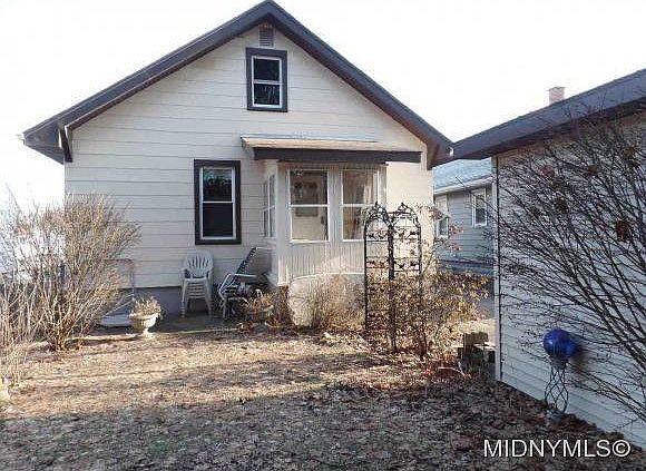2nd image of 135 Dryden Ave