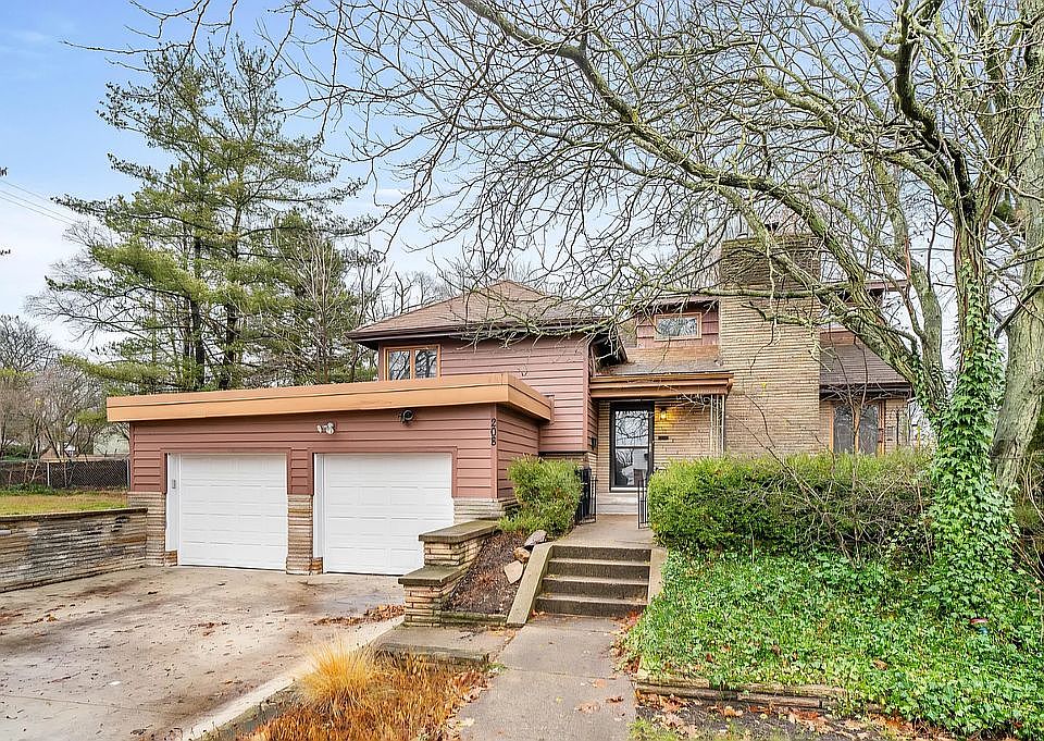 1st image of 208 Garrison Ave