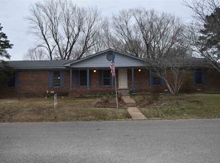 30 Camellia Dr, Jackson, TN 38301
