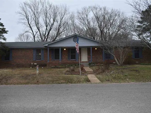 30 Camellia Dr, Jackson, TN 38301