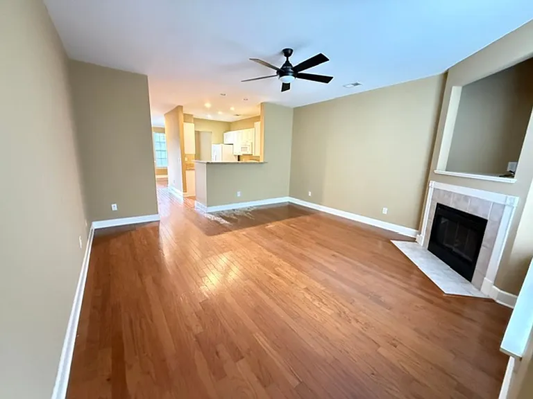 3026 Sugarberry Ln — Photo 4