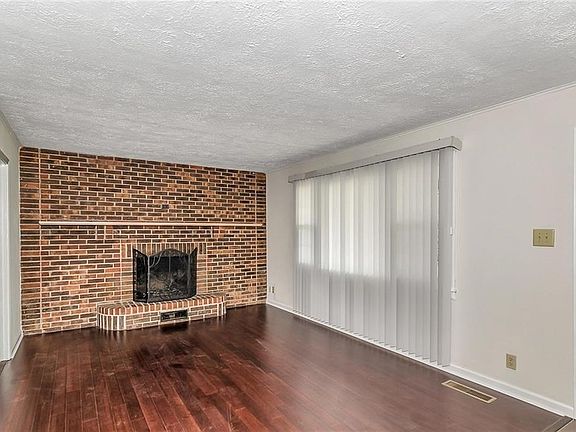 4th image of 1836 E 75th Pl