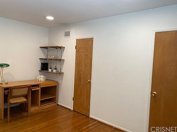 5th image of 10423 Ruffner Ave