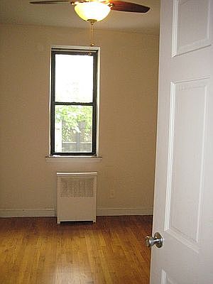 4th image of 155 W 76th St APT 2B