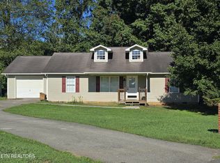703 Duvall Ct, Strawberry Plains, TN 37871