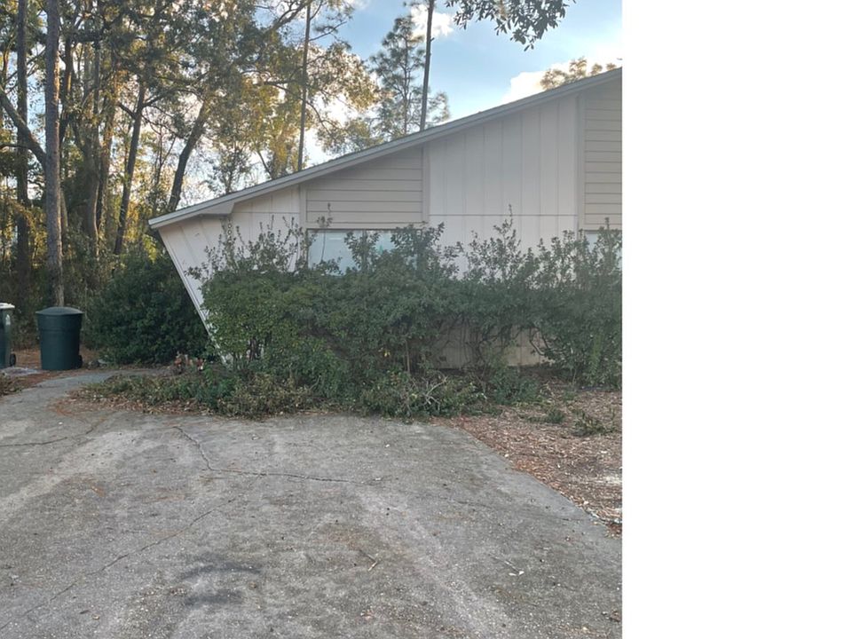 1st image of 10049 Hillview Dr